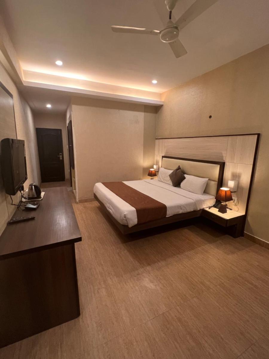 Hotel SB Castle - Housity
