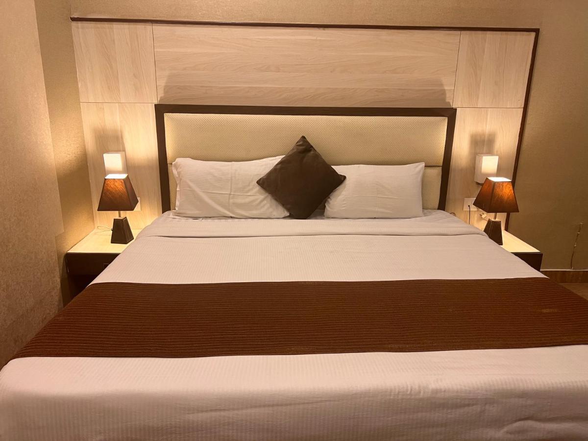 Hotel SB Castle - Housity