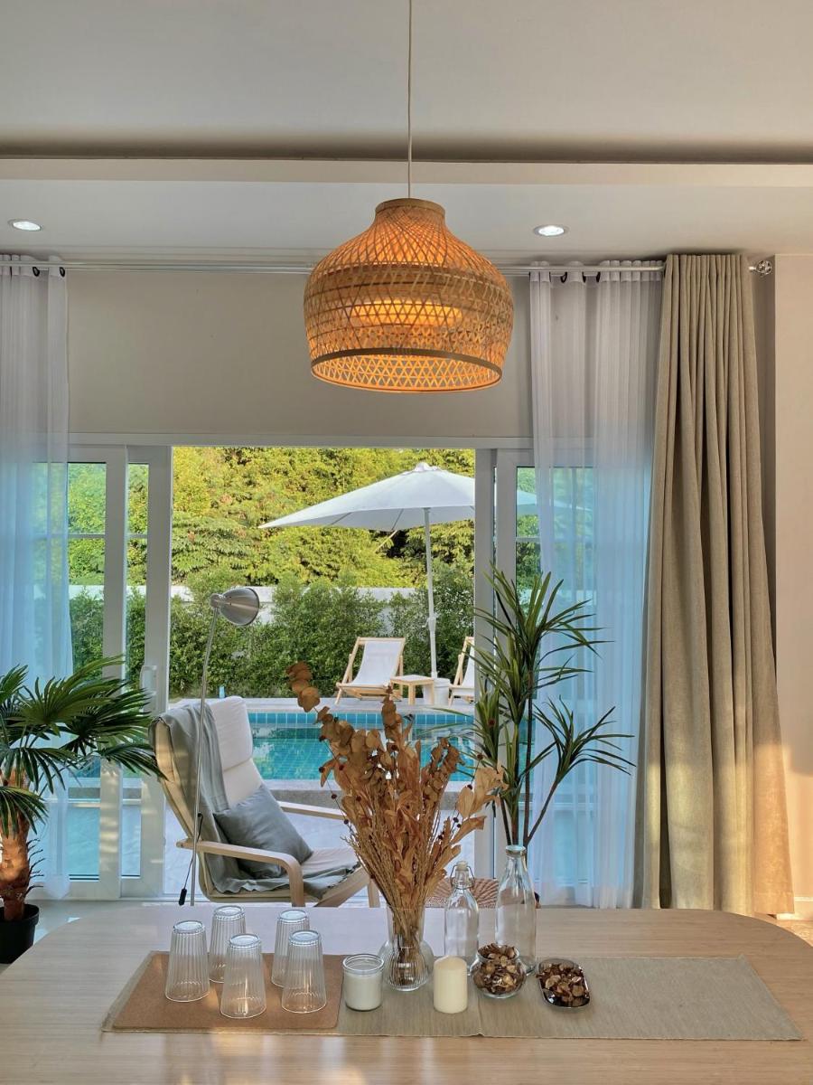 Mountain View Village The Boutique - Housity