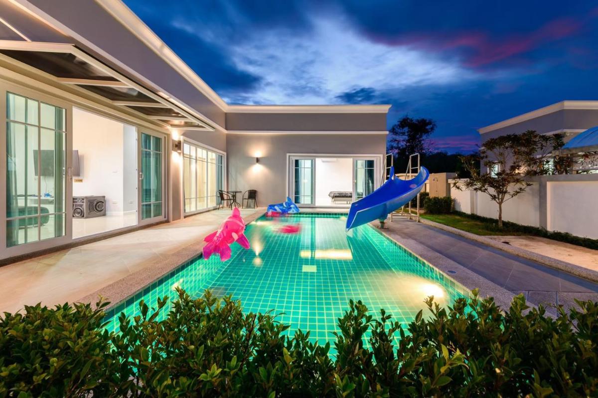 Mountain View Village The Boutique - Housity