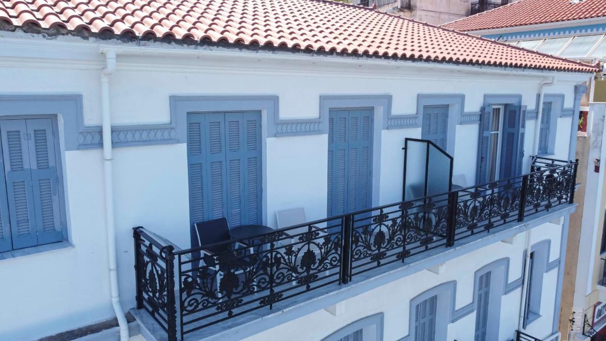 Leonidas Hotel - Housity