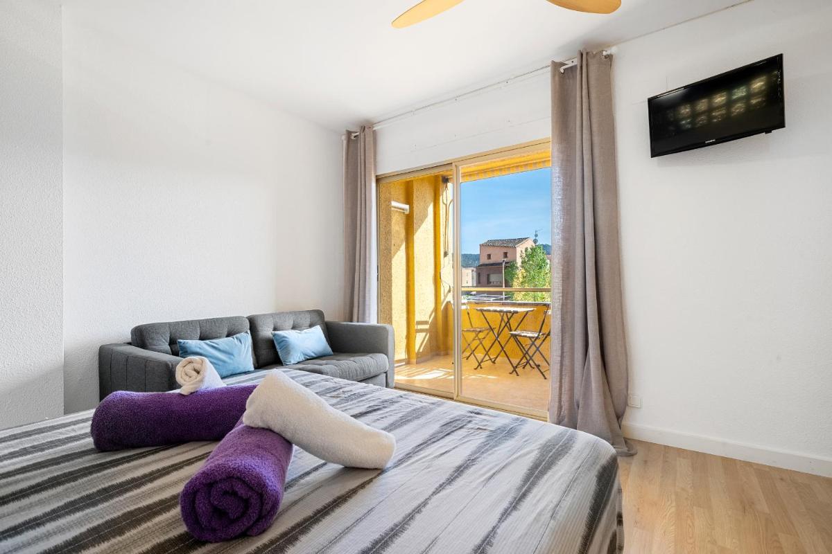 Hauzify I Apartament Casals - Housity