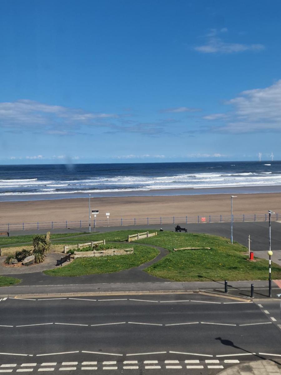 2 The Green, exceptional large house, sea views loads of bathrooms - Housity