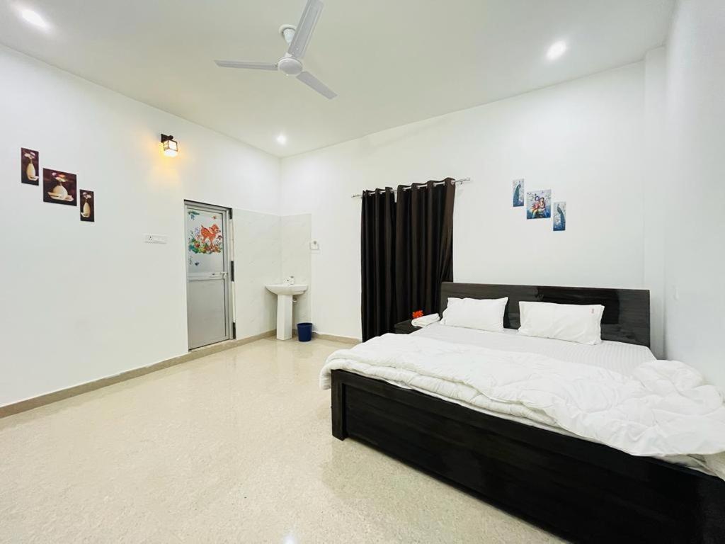 Ashoka Aashram - Housity