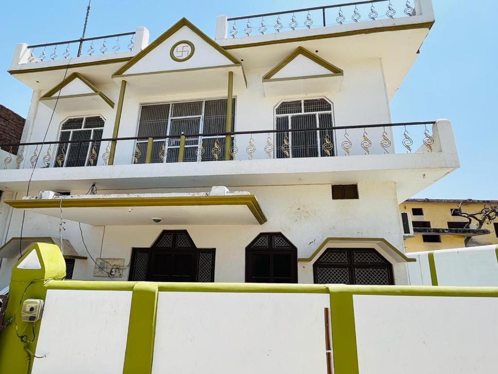 Ashoka Aashram - Housity