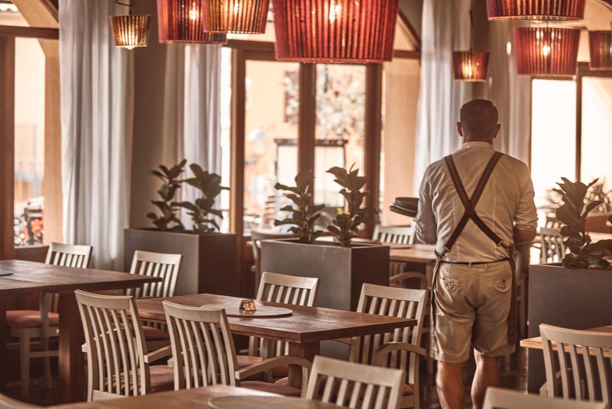 Clientes alojados en Maristel Hotel & Spa - Adults Only