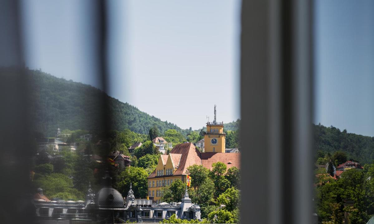 Ein allgemeiner Bergblick oder ein Berglick von des Hotels aus