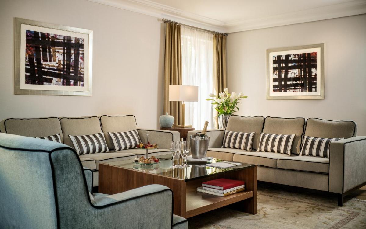 Ein Sitzbereich in der Unterkunft Maison Messmer - ein Mitglied der Hommage Luxury Hotels Collection