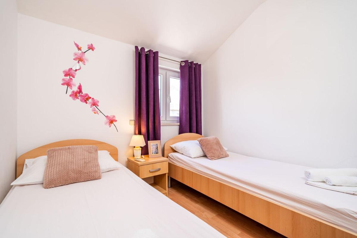 Suitetrails - Burum Accommodation B&B-Apartment with Beautiful view