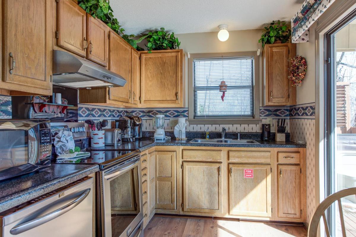 God's View, 2 Bedrooms, Pet Friendly, Mountain View, Hot Tub, Sleeps 4 - Housity