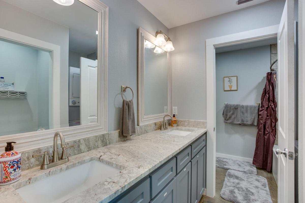 Cozy Mount Vernon Cabin Rental Near Fishing Lakes! - Housity