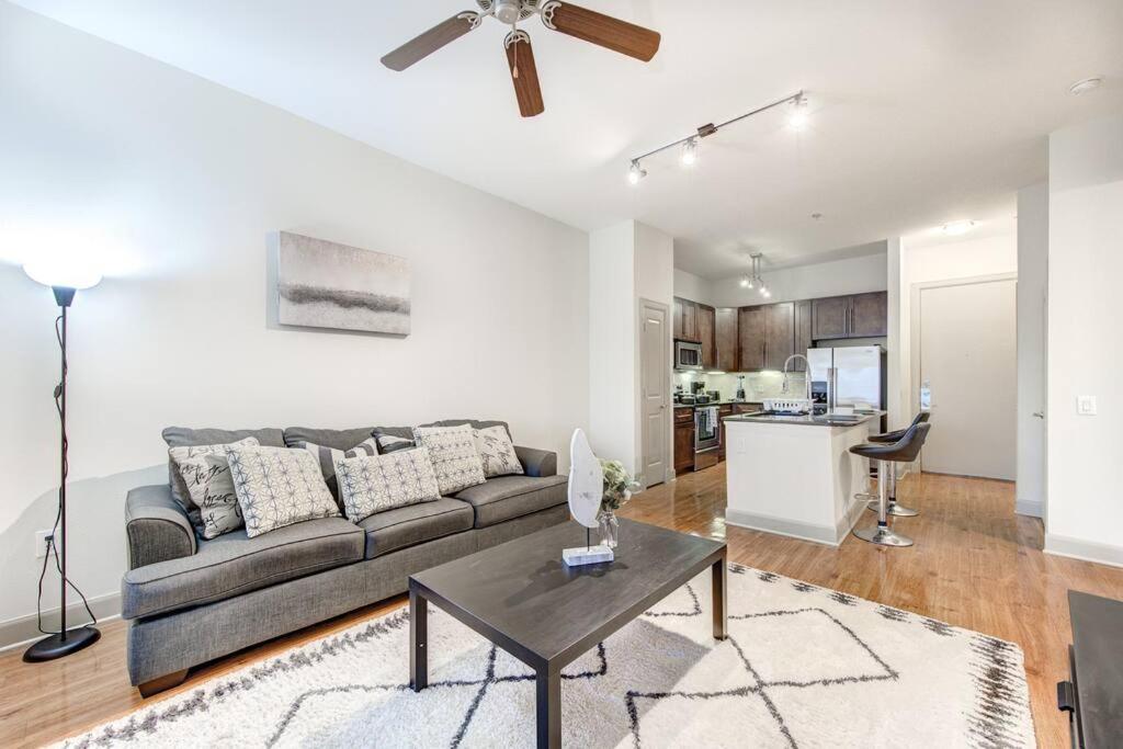 Resort-style Pool, Gym/Garage, 1Br, Medical Center - Housity