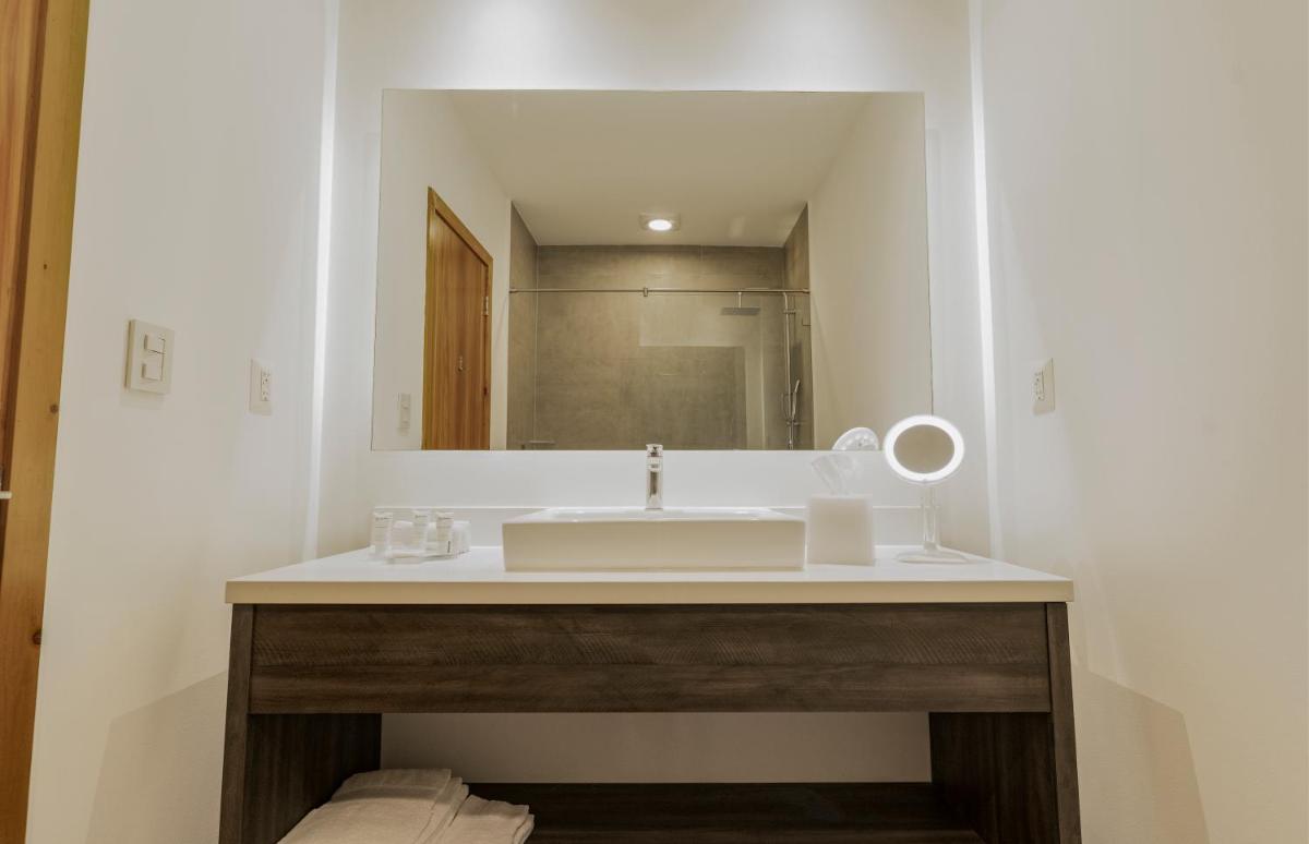 Wyndham Garden Guatemala City - Housity