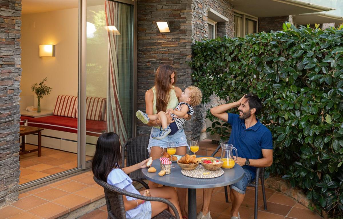 Clientes alojados en Aparthotel Ciutat de Palol