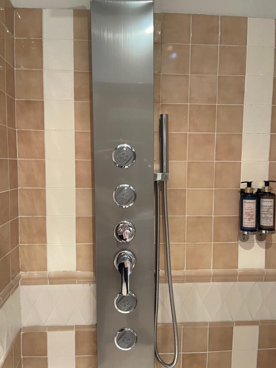 Un baño de Hosteria de Torazo Nature Hotel & Spa
