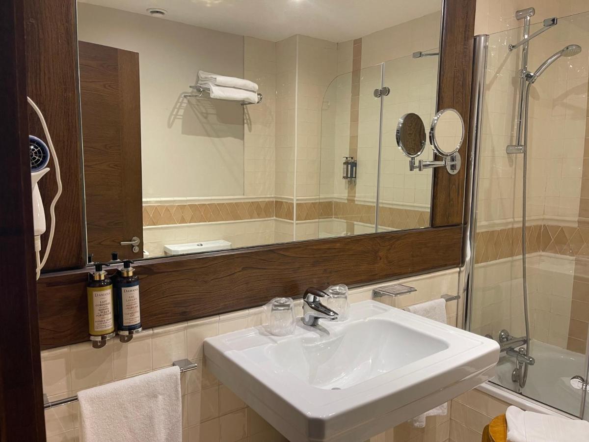 Un baño de Hosteria de Torazo Nature Hotel & Spa