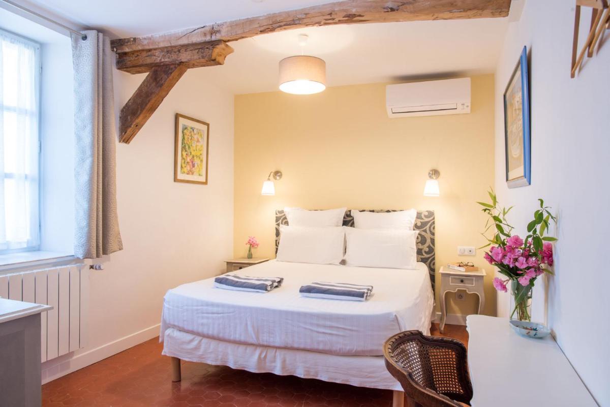 Le Vieux Logis Chambres d'Hôtes - Housity