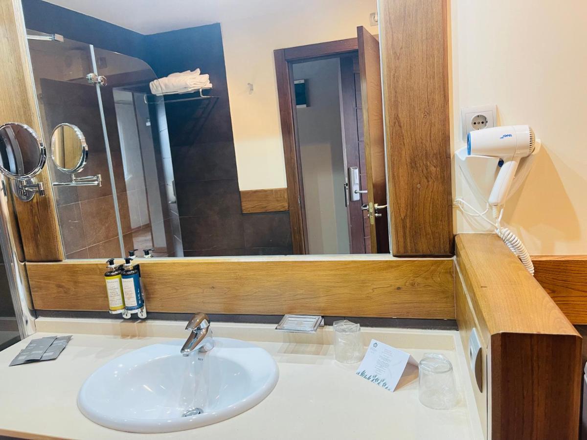 Un baño de Hosteria de Torazo Nature Hotel & Spa