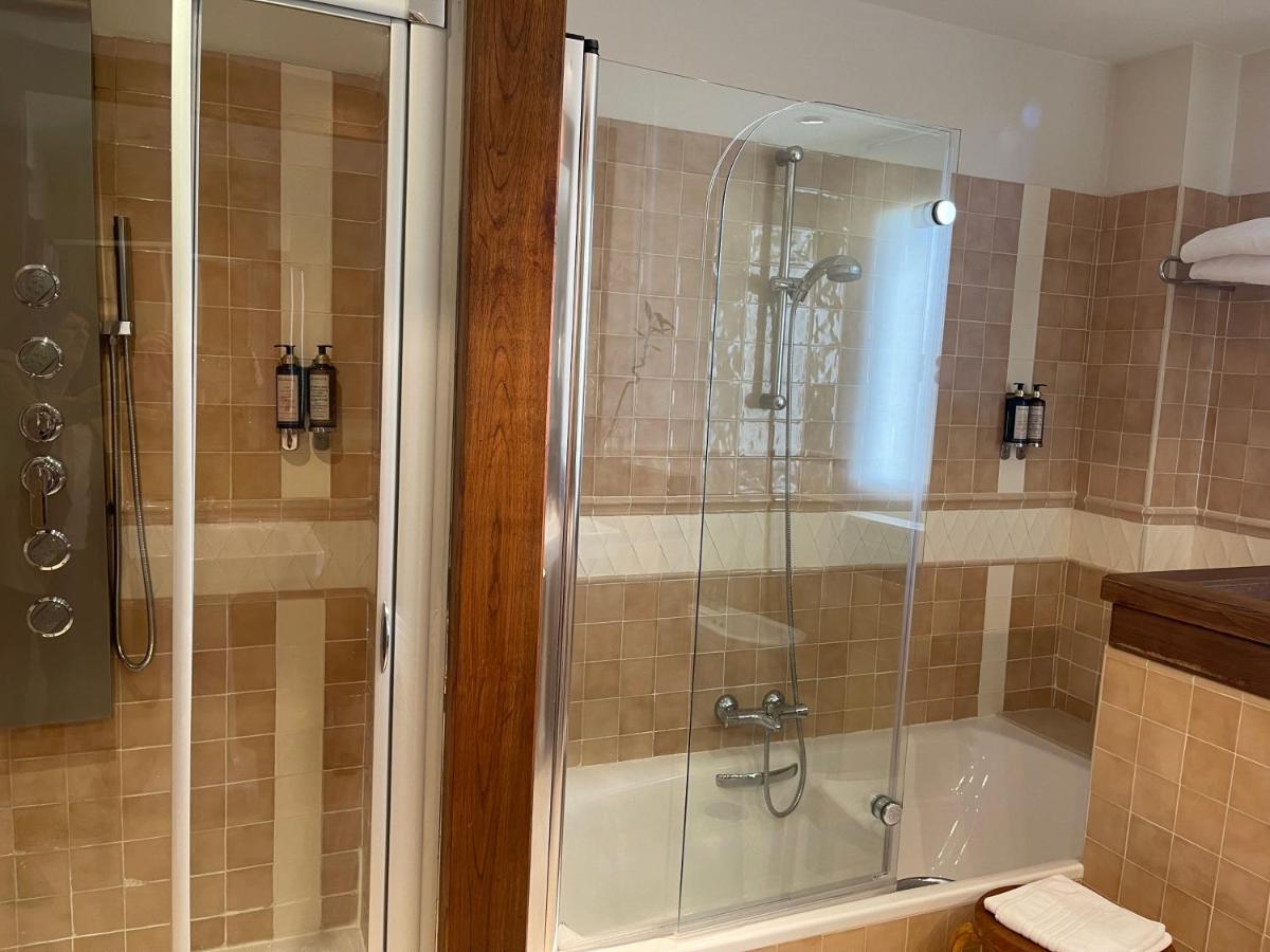Un baño de Hosteria de Torazo Nature Hotel & Spa