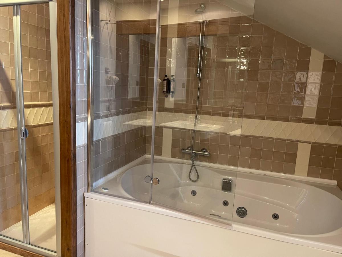 Un baño de Hosteria de Torazo Nature Hotel & Spa