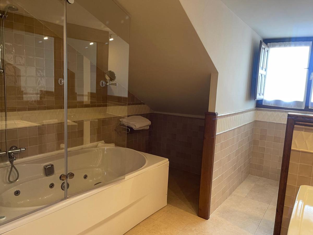 Un baño de Hosteria de Torazo Nature Hotel & Spa