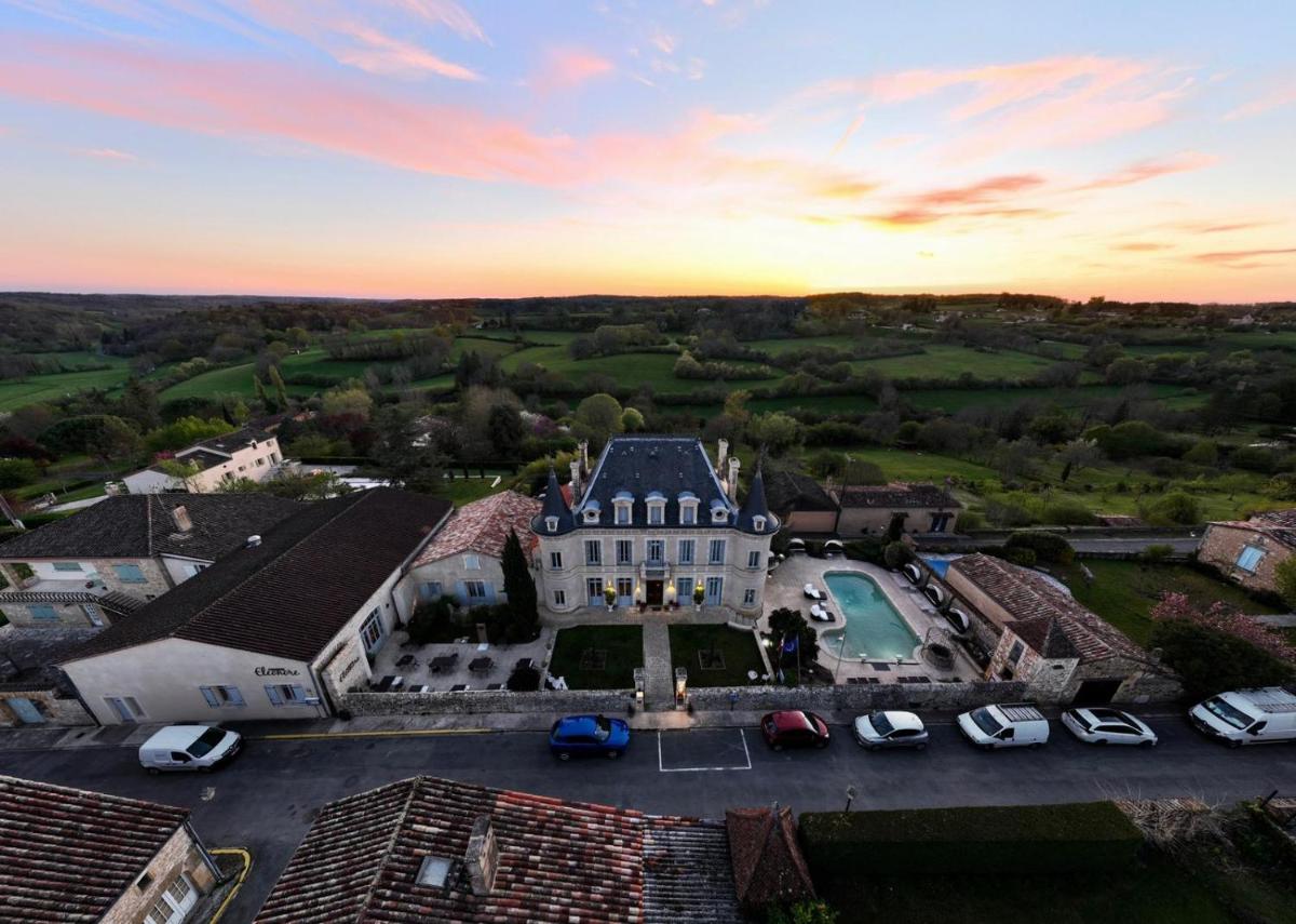 Vue panoramique sur l'établissement Château Hôtel Edward 1er
