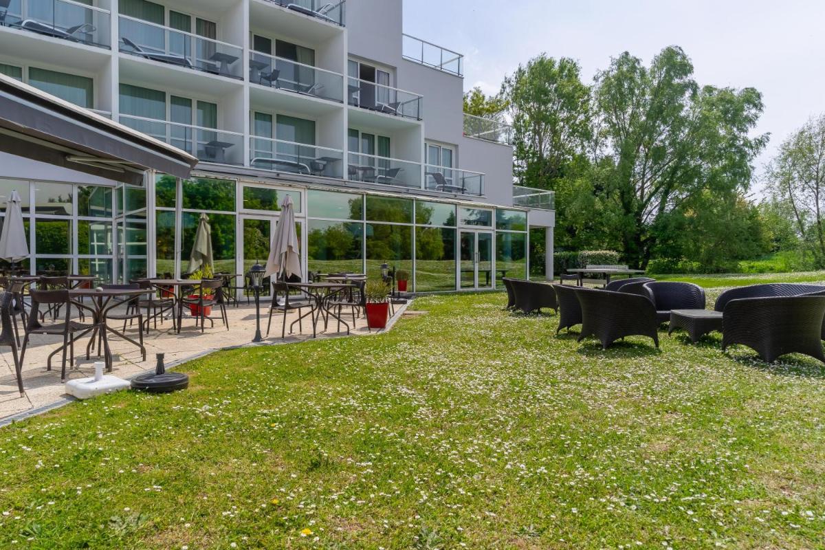 Jardin de l'établissement Novotel Senart Golf De Greenparc