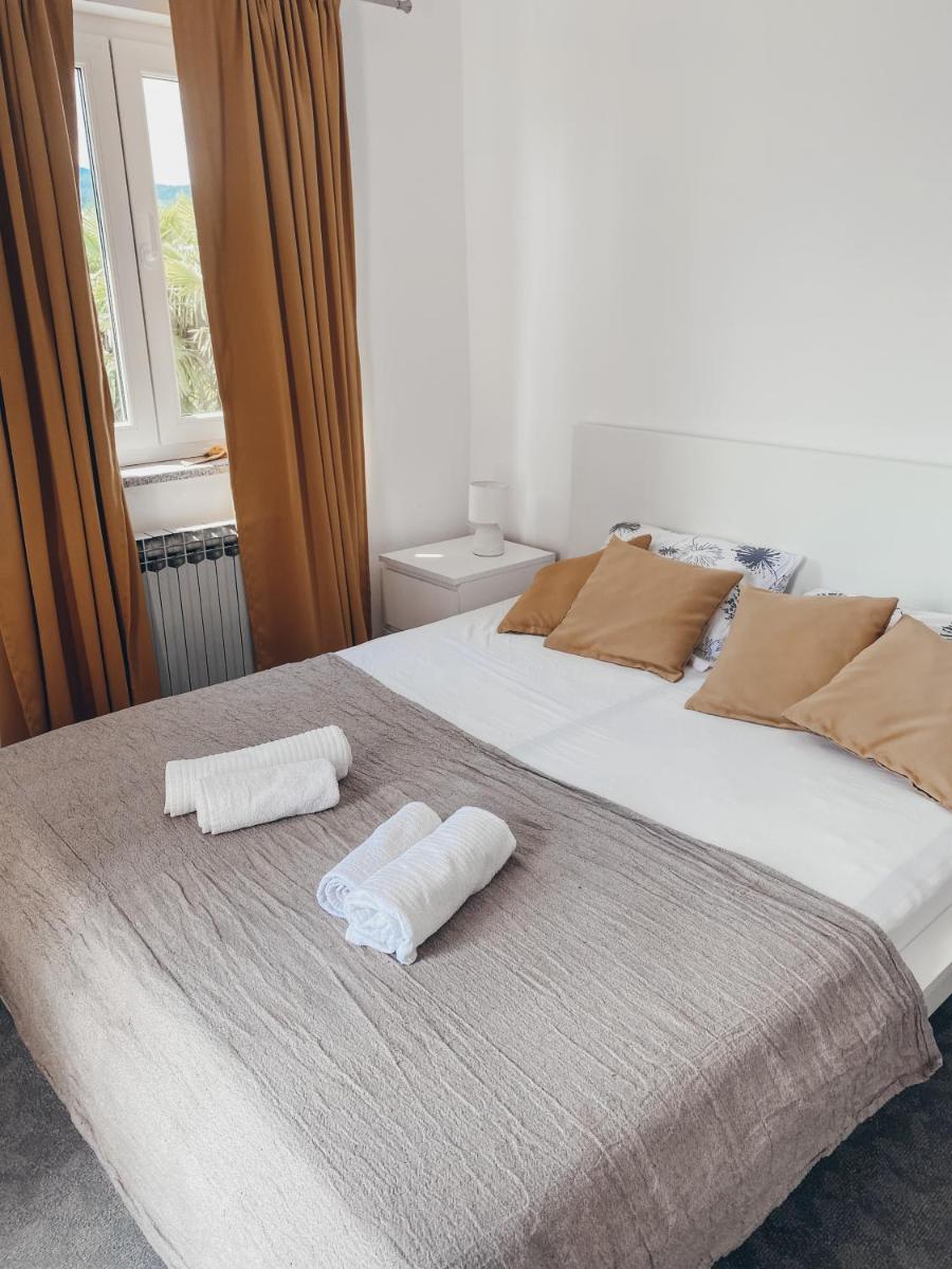 House Demaro - Housity