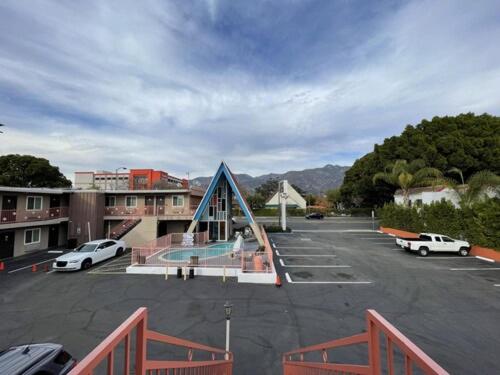La Casa Inn - Housity