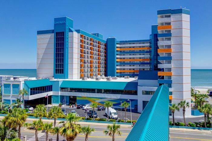 Upgraded Studio at Landmark Resort ! 17 pools, lazy rivers, jacuzzis! 814 - Housity