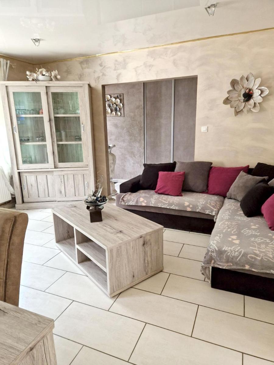Maison charmante a Berlaimont avec jardin et parking inclus - Housity