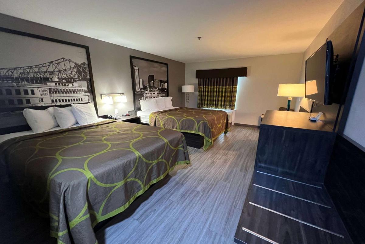Super 8 by Wyndham Lake Charles/Sulphur - Housity