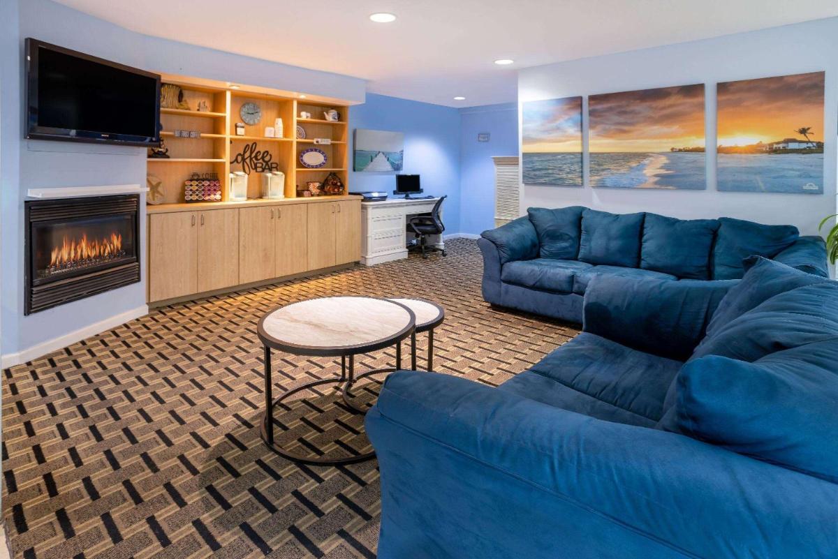 Hotel Carolina A Days Inn by Wyndham - Housity