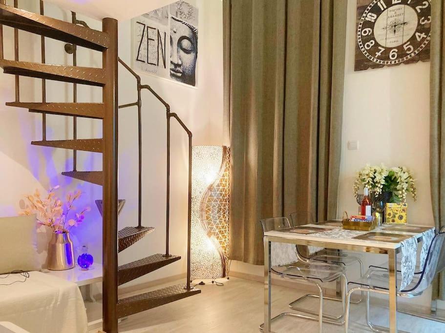 Ruin Bar-Loft Design Home - Housity