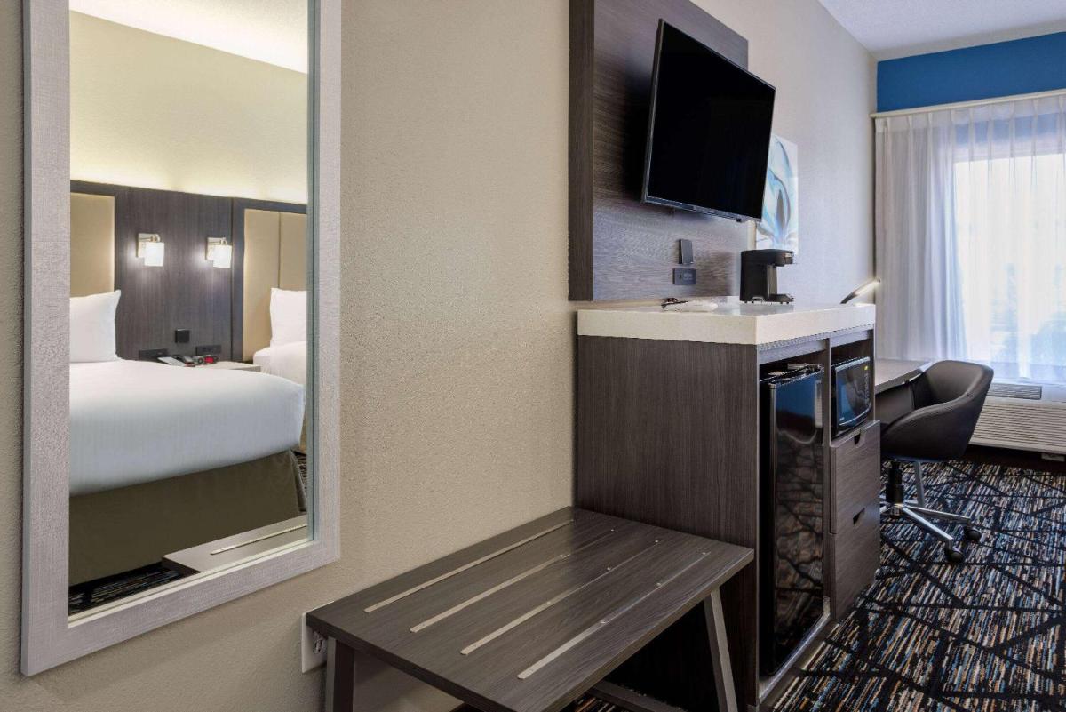 Baymont by Wyndham La Vergne Nashville I-24 East - Housity