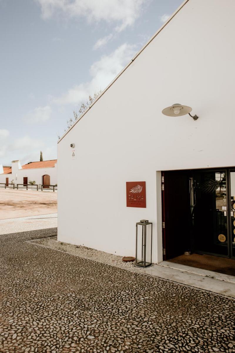 O edifício onde o hotel está situado