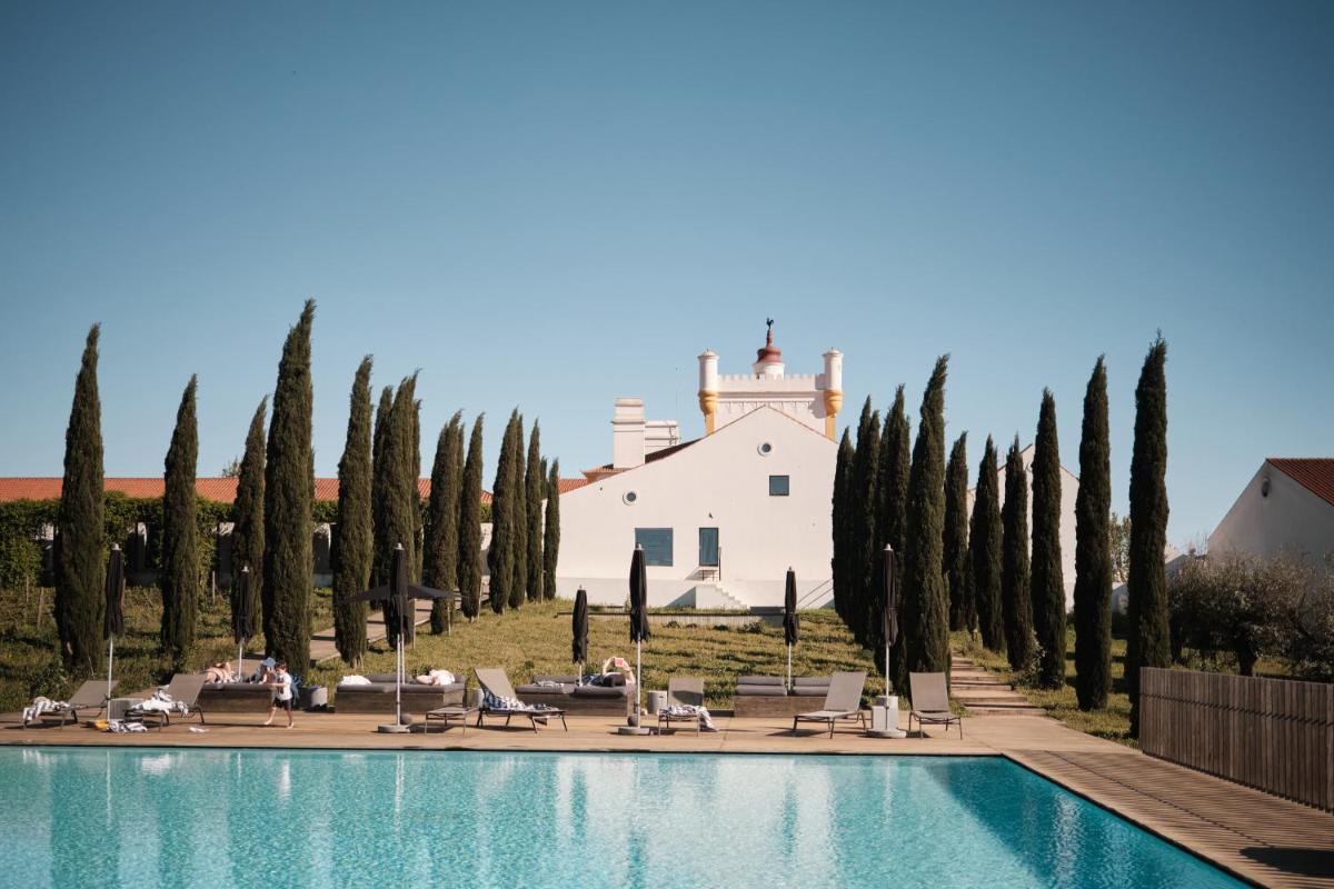 A piscina em ou perto de Torre de Palma Wine Hotel, Monforte, a Member of Design Hotels