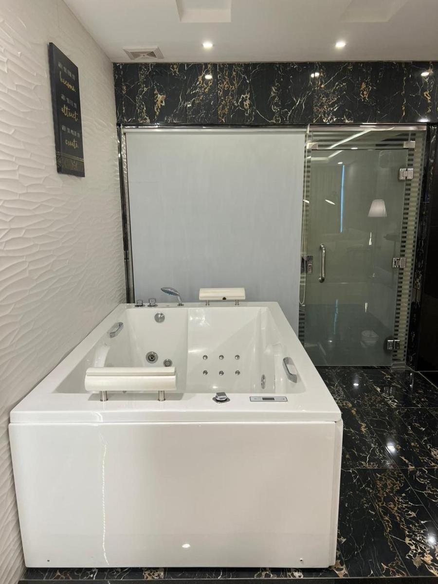 Remaz Suites Hotel - Housity