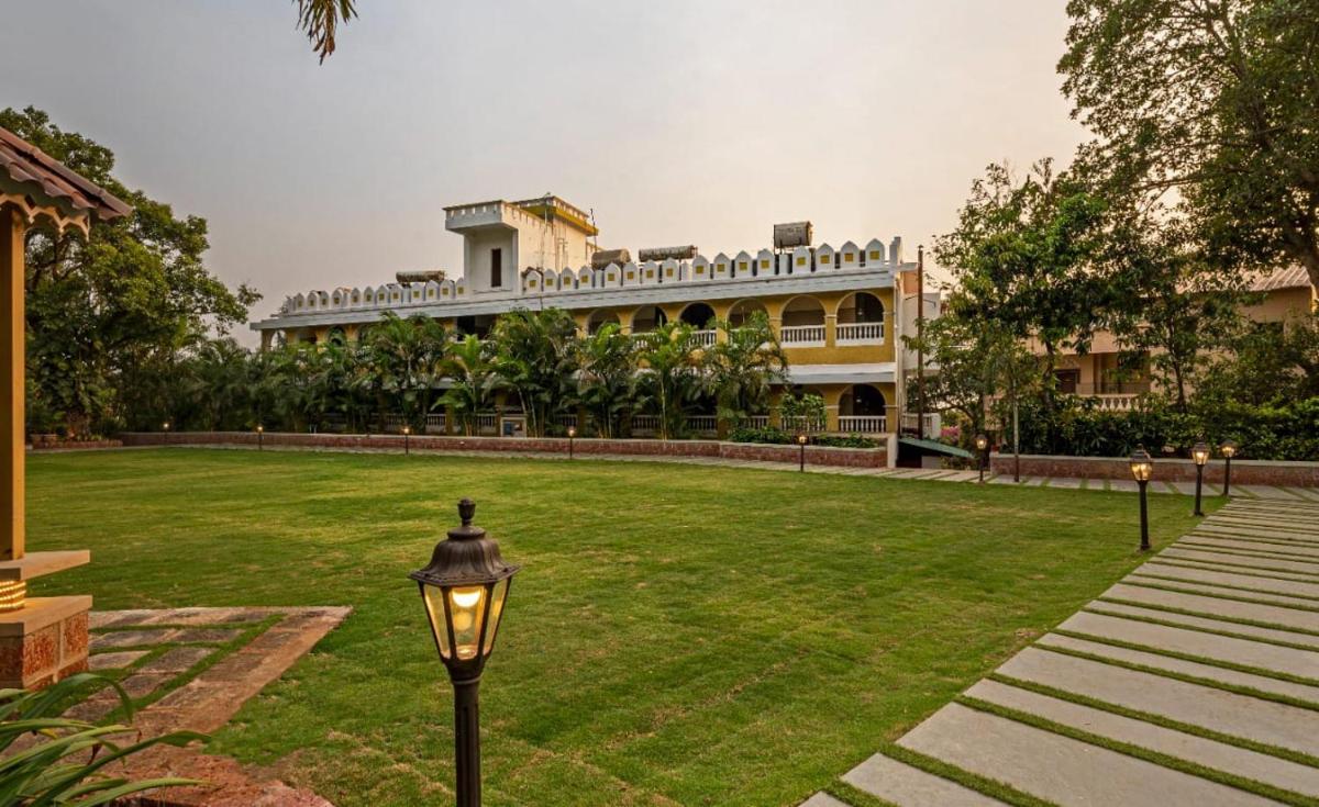 Hill Top, Panhala - Housity