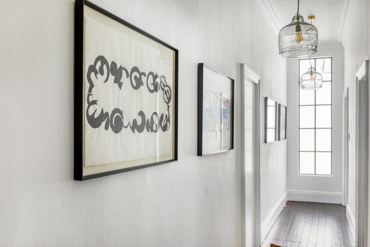 Secure & Central: Villa with Views of Table Mountain - Housity