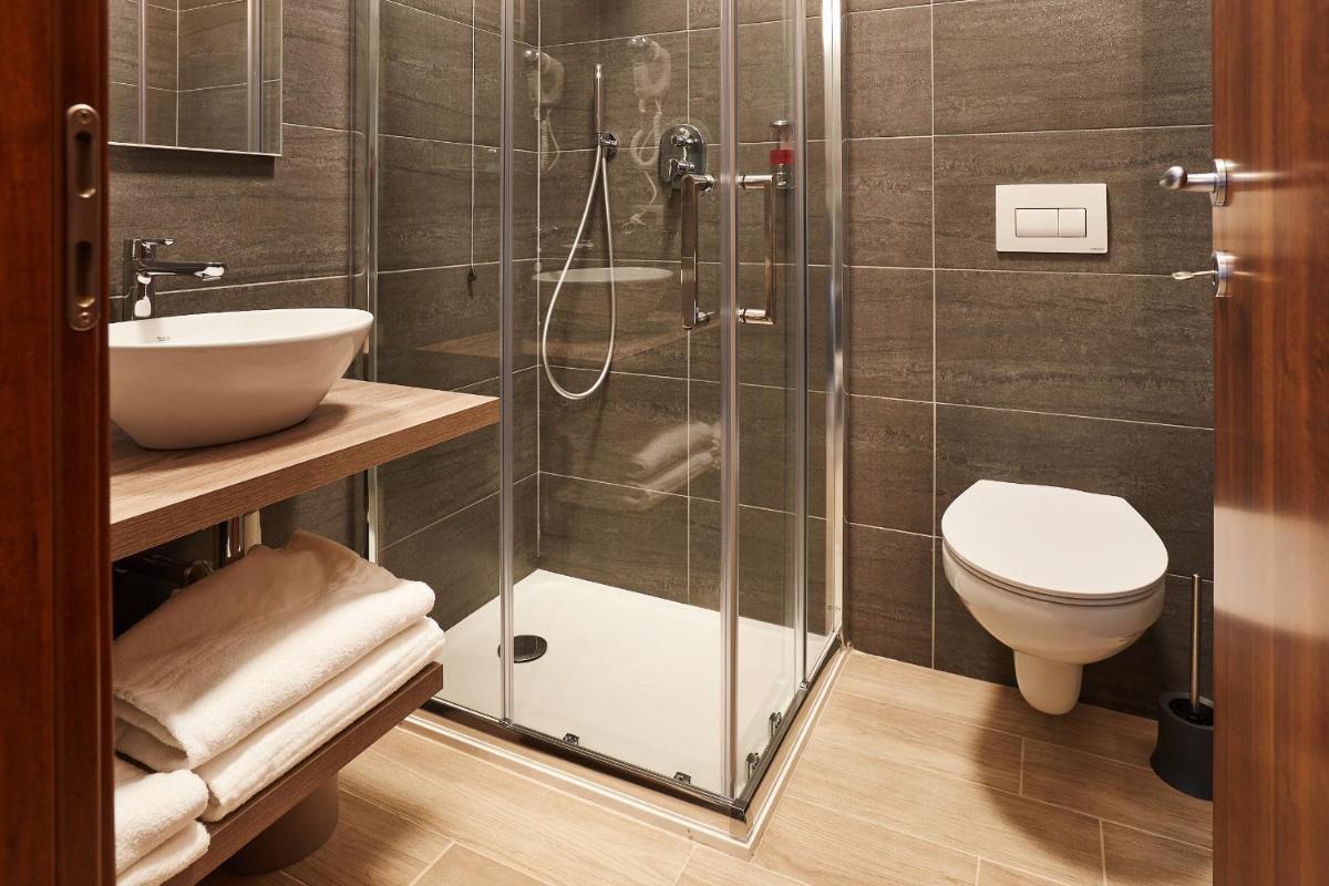 Binario Magic RistoHotel - Housity