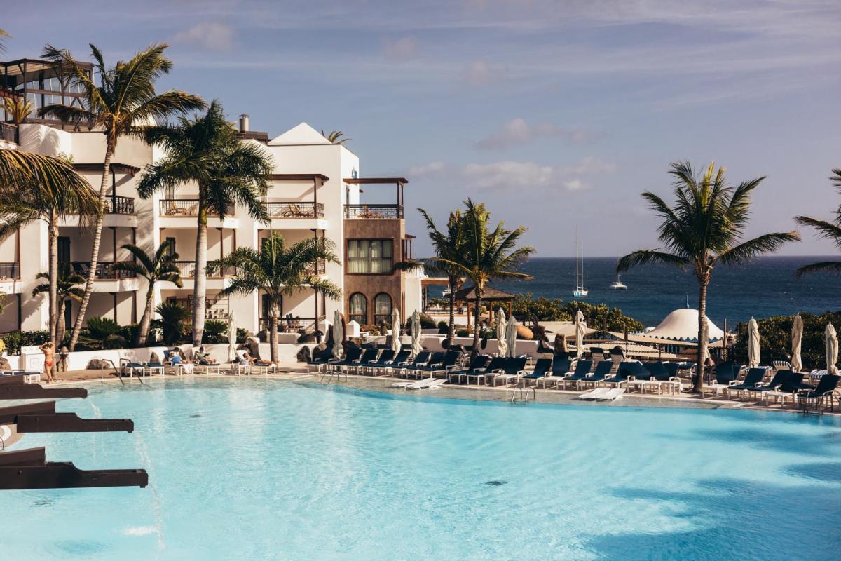 Piscina en o cerca de Princesa Yaiza Suite Hotel Resort