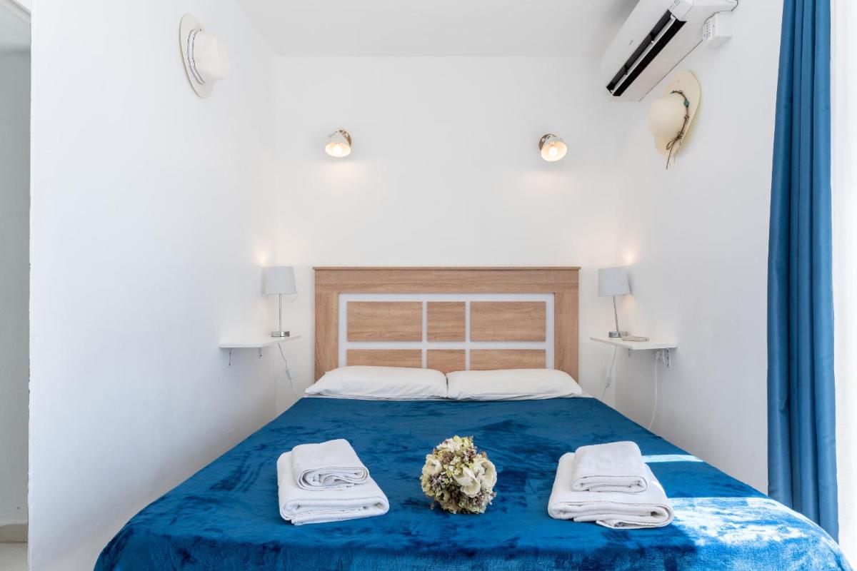 Dona Lola Macarena - Beautiful Frontline beach house between Fuengirola and Marbella - CS100 - Housity