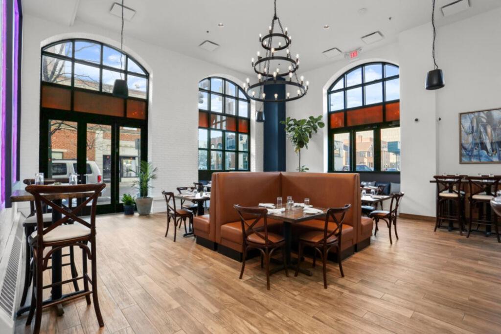 Courtyard by Marriott Stamford Downtown - Housity