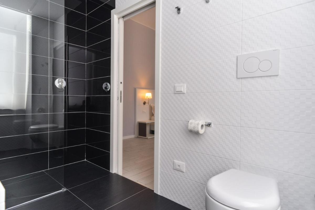 Lata Luxury Rooms - Housity