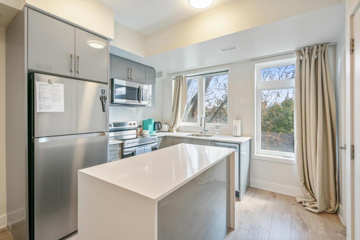 Suitetrails - Brand new beautiful 3 beds 2 bathroom condo
