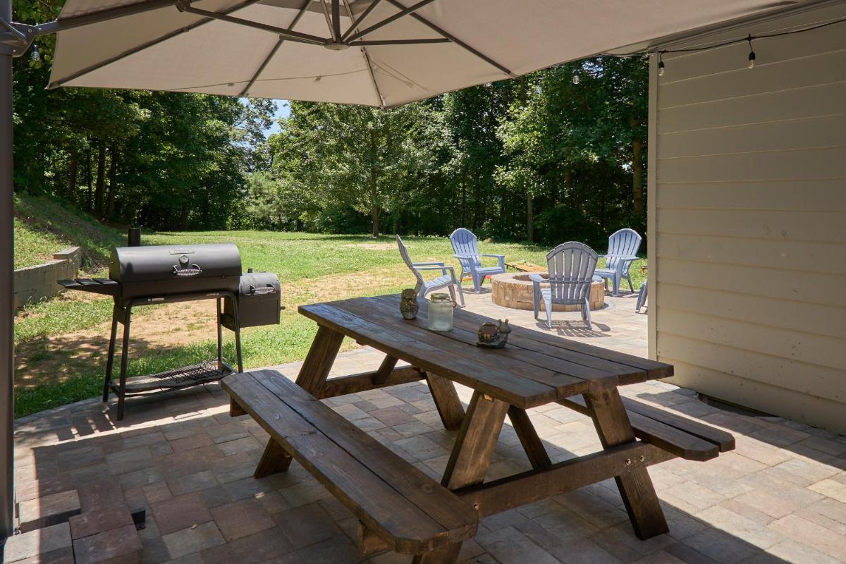Private Peaceful House near Lake Lure Chimney Rock - Housity