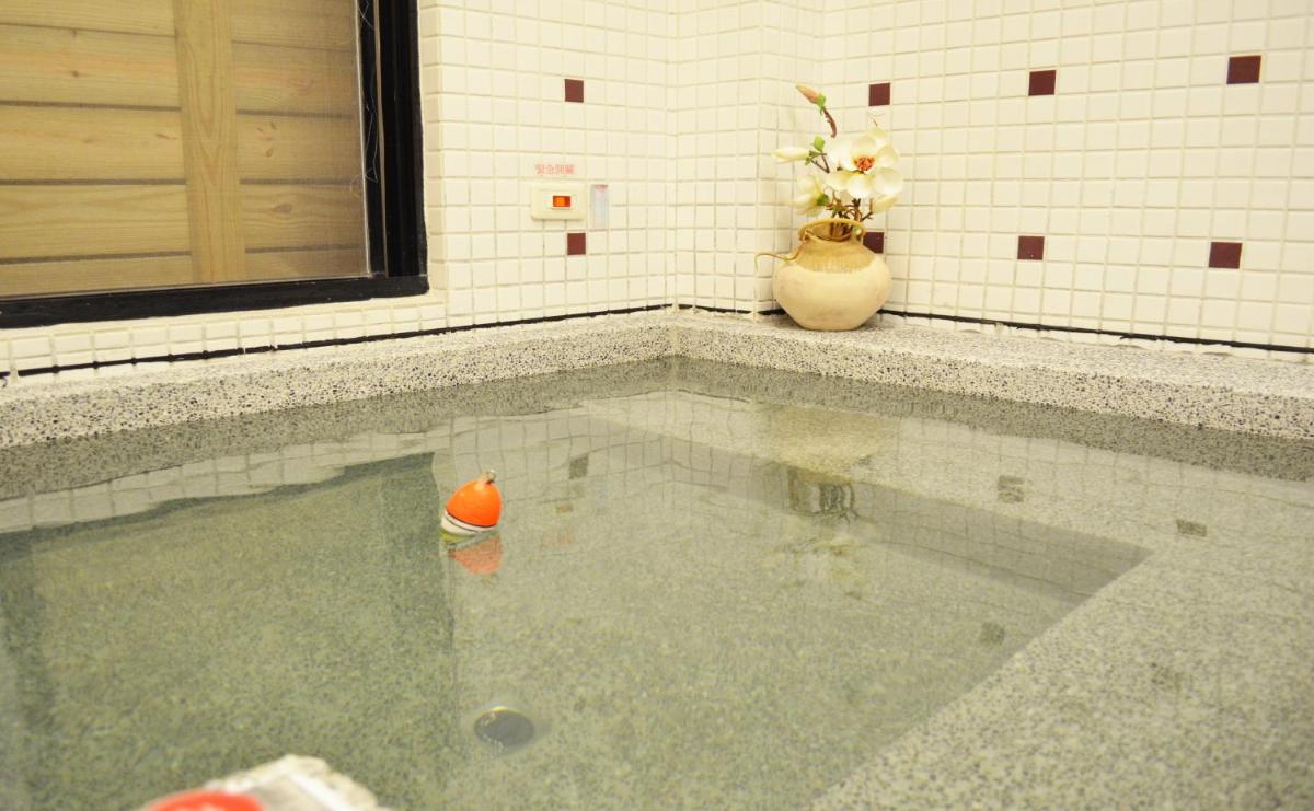 Wulai Town House - Housity