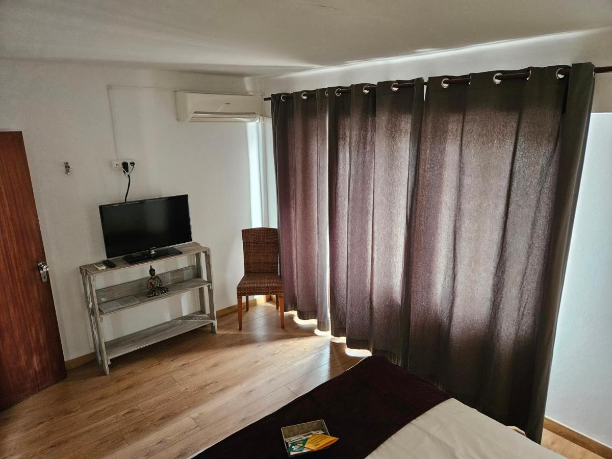 SEVEN Hostal - Housity