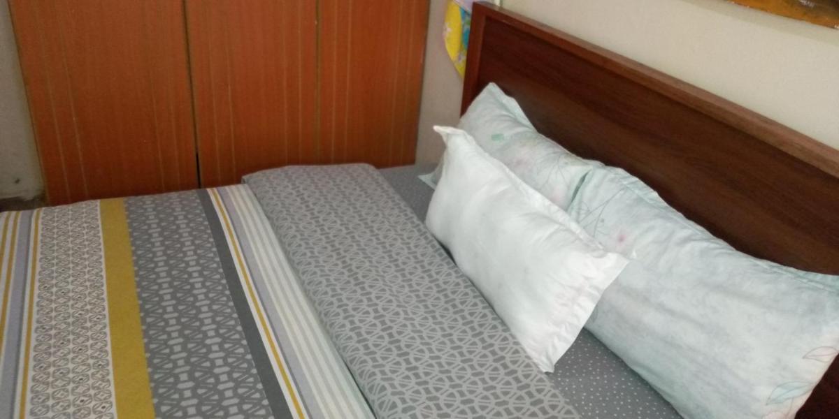 Suitetrails - 1 BD TRM Drive. WiFi & DSTV. Spacious & Quiet. Discrete location. Flowing Water & Reliable Power.